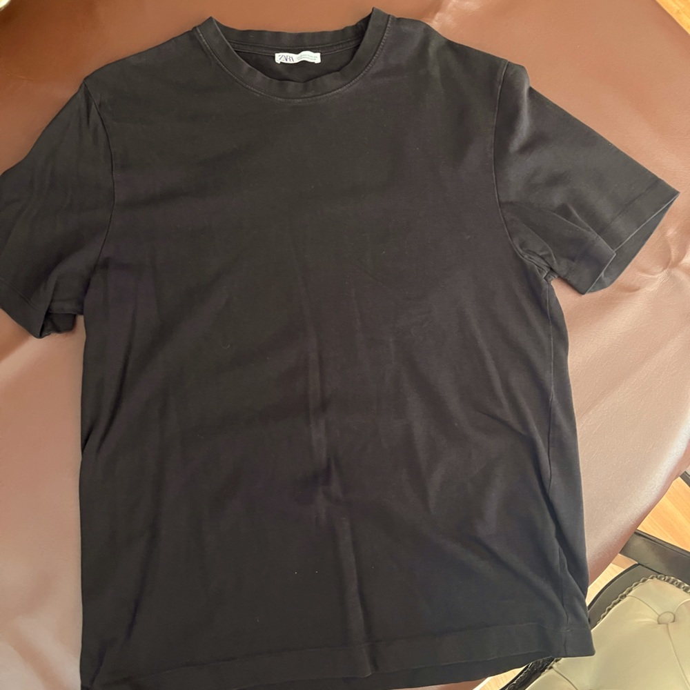 ZARA PLAIN BLACK TEE SHIRT (X-LARGE)